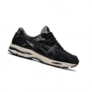 Black Men's Asics GEL-MC PLUS Sneakers | 705-XGZHUQ